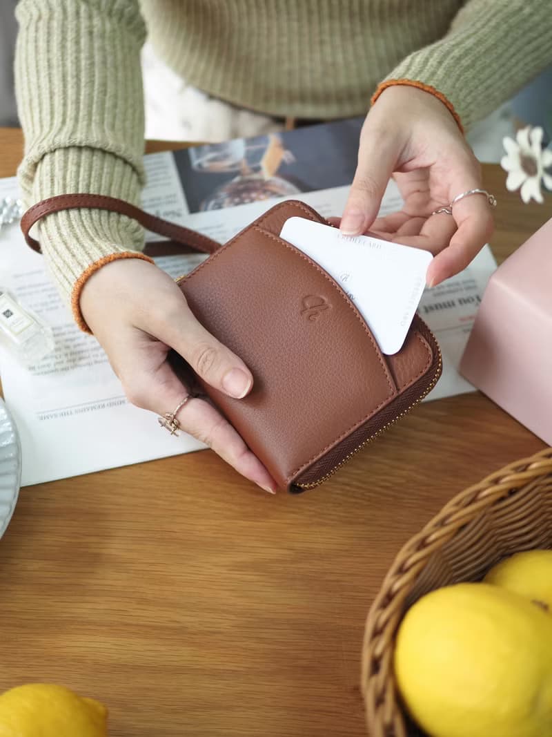 Charm (Rust brown) : Medium Zip Wallet, Short wallet, Cow Leather, Brown