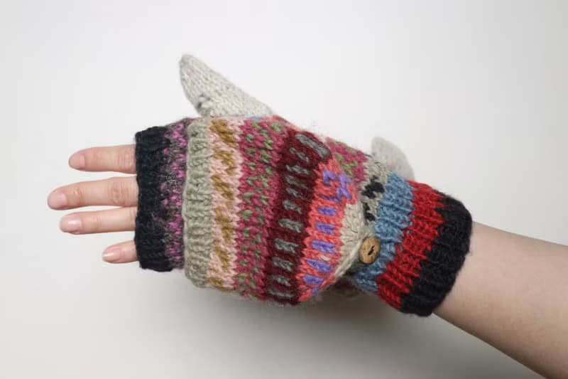 翻蓋手套費爾島民族圖騰配色純羊毛線手工編織搖粒絨內襯|北歐風