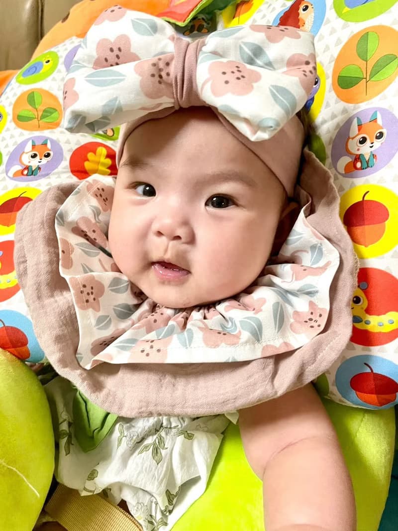 現貨粉灰兔花草生活 兩件組彌月禮盒 圍兜髮帶 嬰兒禮物周歲禮