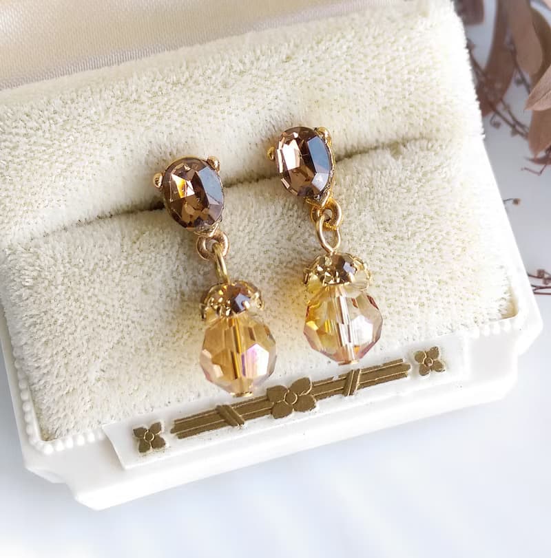 Vintage Jewelry 西洋古董飾品 秀氣 茶色系 小巧可愛   針式耳環