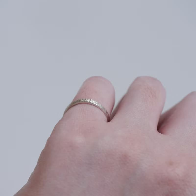 印記 - 極細尾戒線戒 925純銀手工鑿敲戒指
