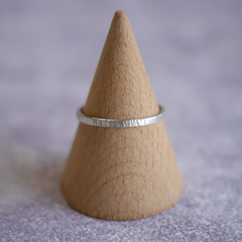 印記 - 極細尾戒線戒 925純銀手工鑿敲戒指