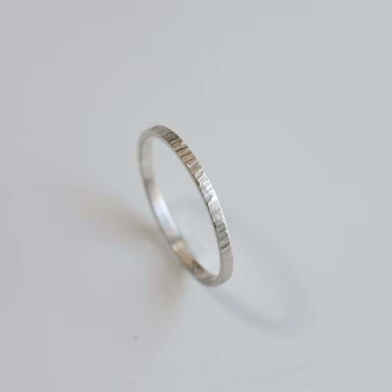 印記 - 極細尾戒線戒 925純銀手工鑿敲戒指