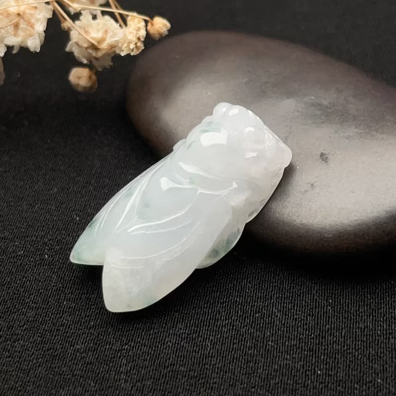 【一鳴驚人】冰綠翡翠蟬吊飾 | 天然緬甸玉翡翠A貨 | 送禮
