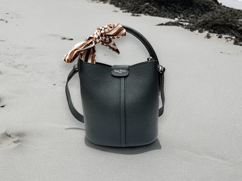 Tosca | Ribbon Black Bag - 拉鏈包 斜孭包 手袋 手提袋 - 黑