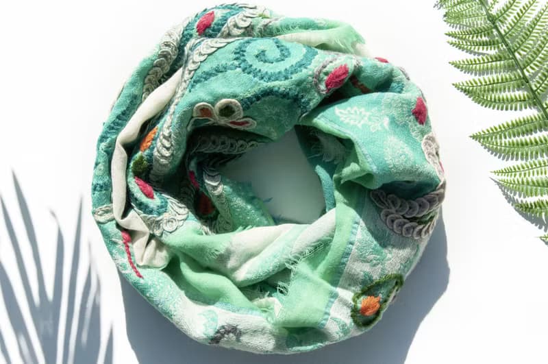 喀什米爾Cashmere/水煮羊毛披肩/針織圍巾/刺繡圍巾/羊絨披巾-花