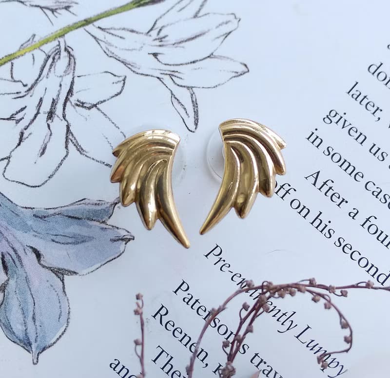 Vintage Jewelry 西洋古董飾品 金翅膀 簡約 貼耳 小巧 針式耳環