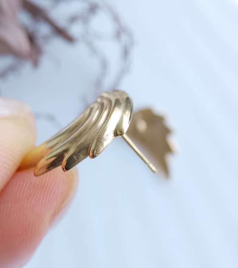 Vintage Jewelry 西洋古董飾品 金翅膀 簡約 貼耳 小巧 針式耳環