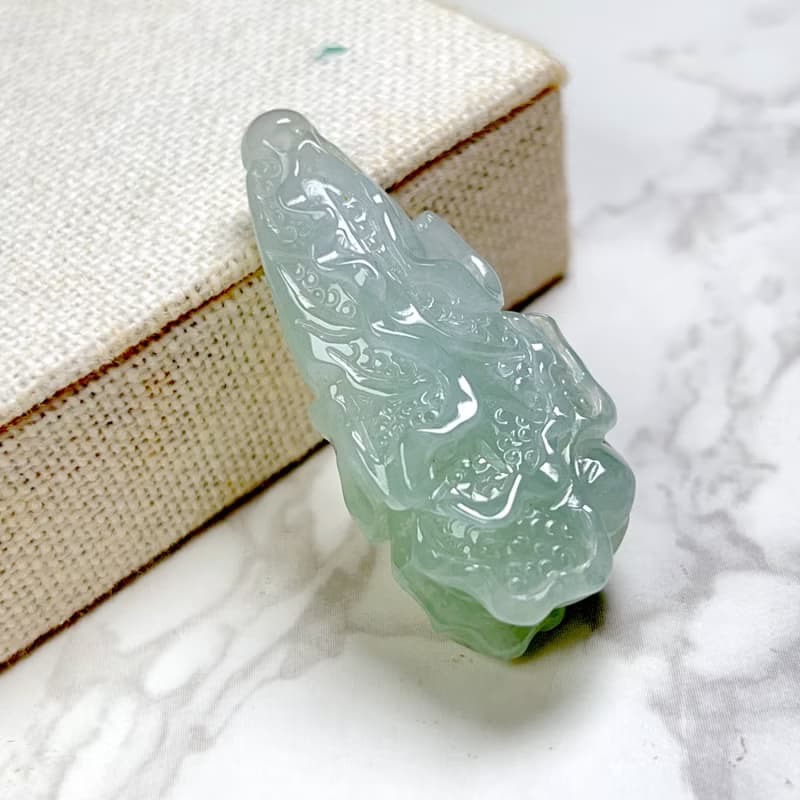 【擺財】冰綠翡翠巧雕白菜 | 天然緬甸玉A貨翡翠 | 送禮