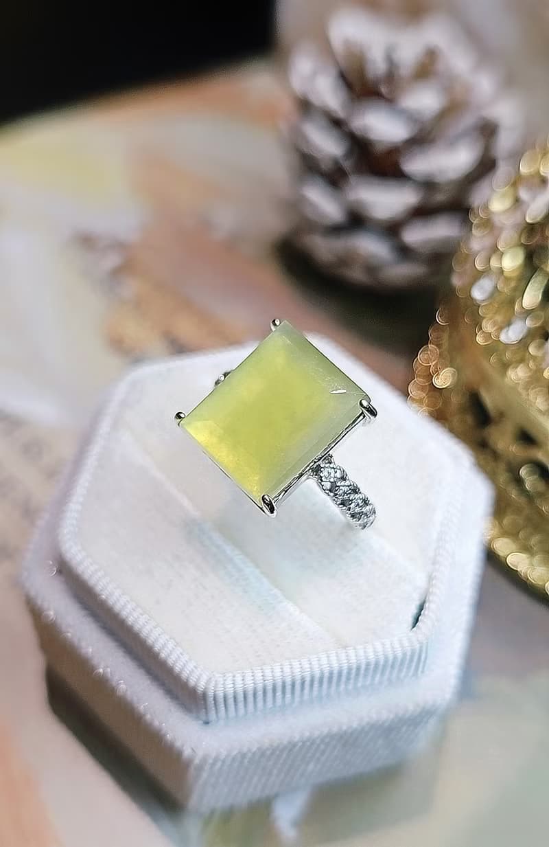 輕鬆招財|馬卡龍無燒冰玻亮黃翡無事牌|緬甸A貨翡翠純銀蕾絲戒指