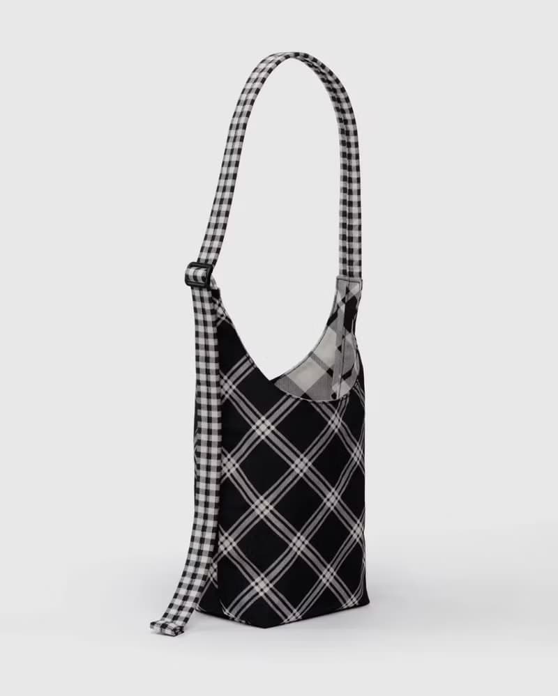BAGGU - Sling 尼龍包 -  小 - 時髦黑白斜格