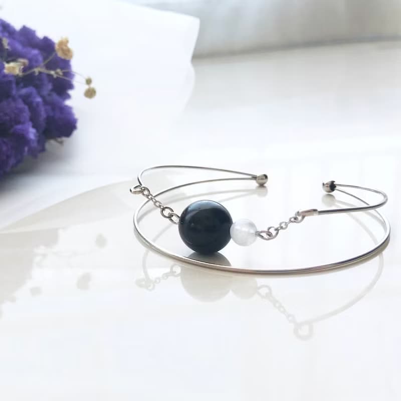 守護手環 黑曜石 月亮石 手鍊 手鈪 (可加英文字母 / 心心)