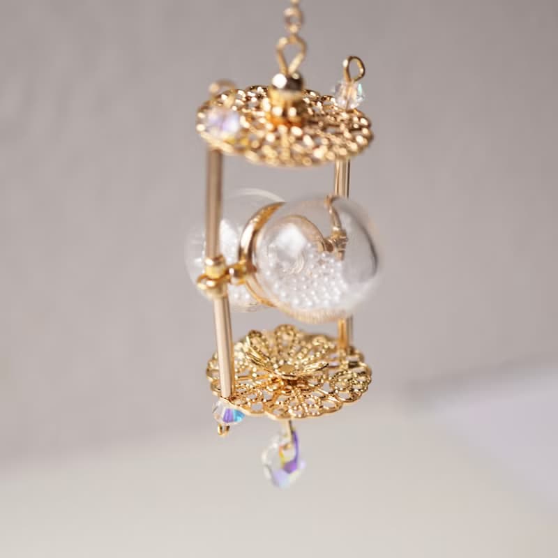 砂時計のピアス/イヤリング 片耳用