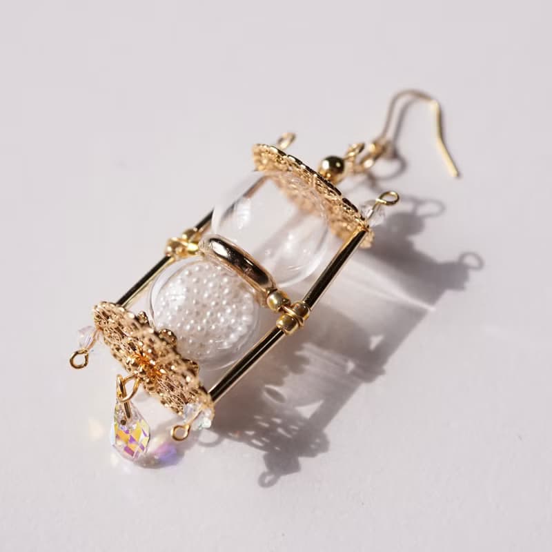 砂時計のピアス/イヤリング 片耳用