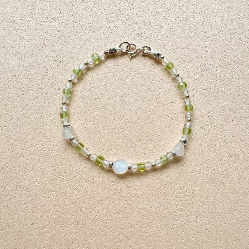 Found.Myth 八月的誕生石天然橄欖石 月光石 白水晶 925純銀手鍊