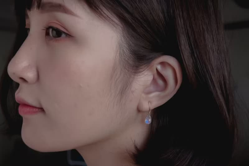 SV925/14KGF 胖胖水滴 彩虹藍光 月光石 耳環(耳夾)
