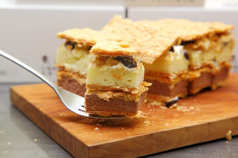 【嘉年華免運組】秘傳手工現做脆皮拿破崙派3入組