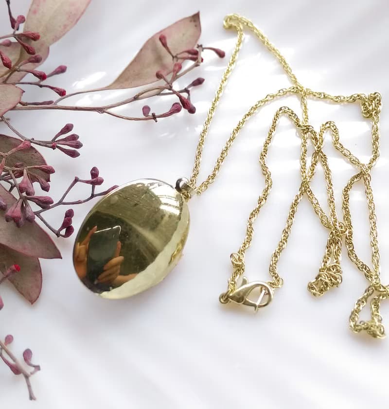 【西洋古董飾品】Locket  立體小玫瑰粉鑽  相片墜 項鍊