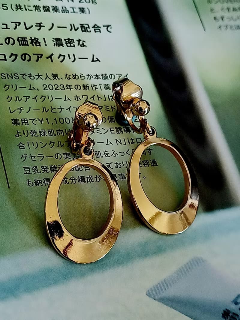 vintage jewelry  金色環形垂墜 夾式耳環