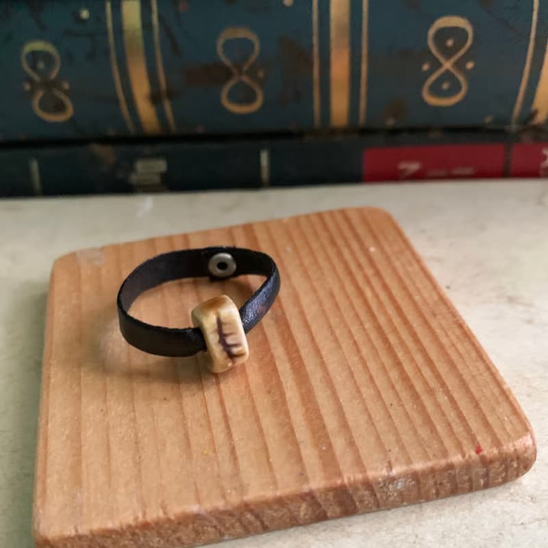 戒指 日本白瓷 自然釉色 無限看不膩色調 真皮革 自然系列