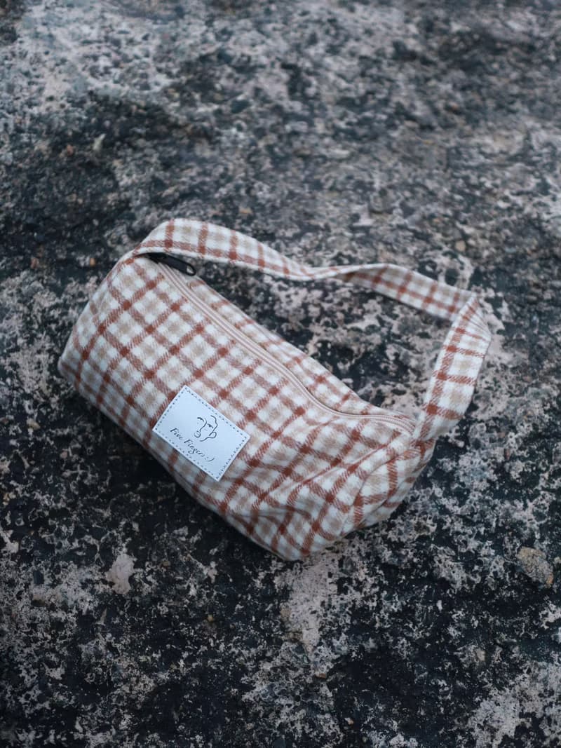 春季 復古咖色 腋下包 咖色格紋圓筒包 毛呢單肩包女簡約