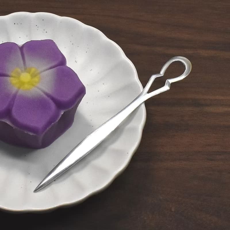 銀の菓子切り　菓子楊枝　透かし模様
