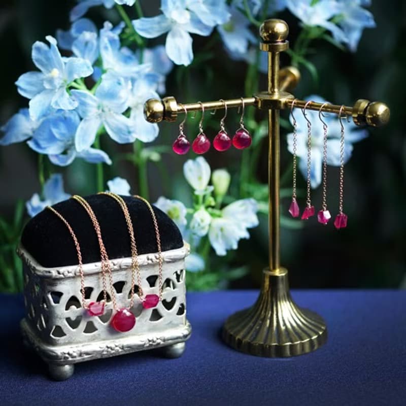 14KGFルビーのプレーンマロンカットピアス　Maureen