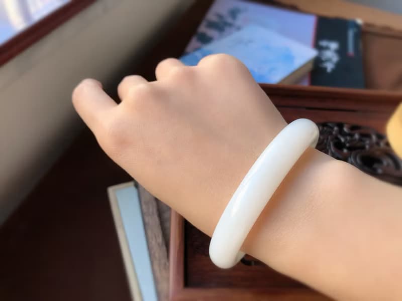 天然羊脂白玉和田玉手鐲料子柔和平安喜樂順遂無憂收藏級玉石手鐲