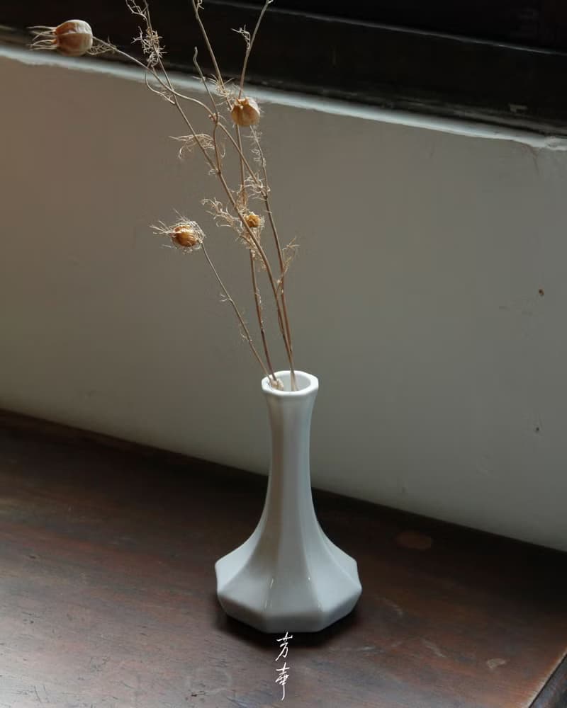 細頸八角花瓶
