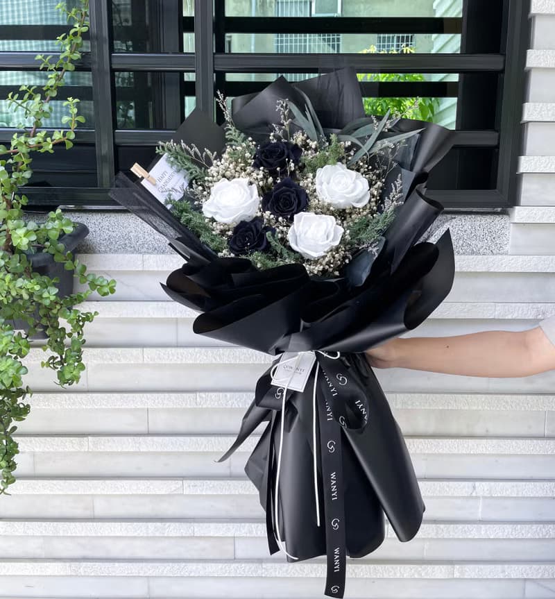黑玫瑰花束 畢業花束 永生花 情人節 七夕 乾燥花 求婚 父親節