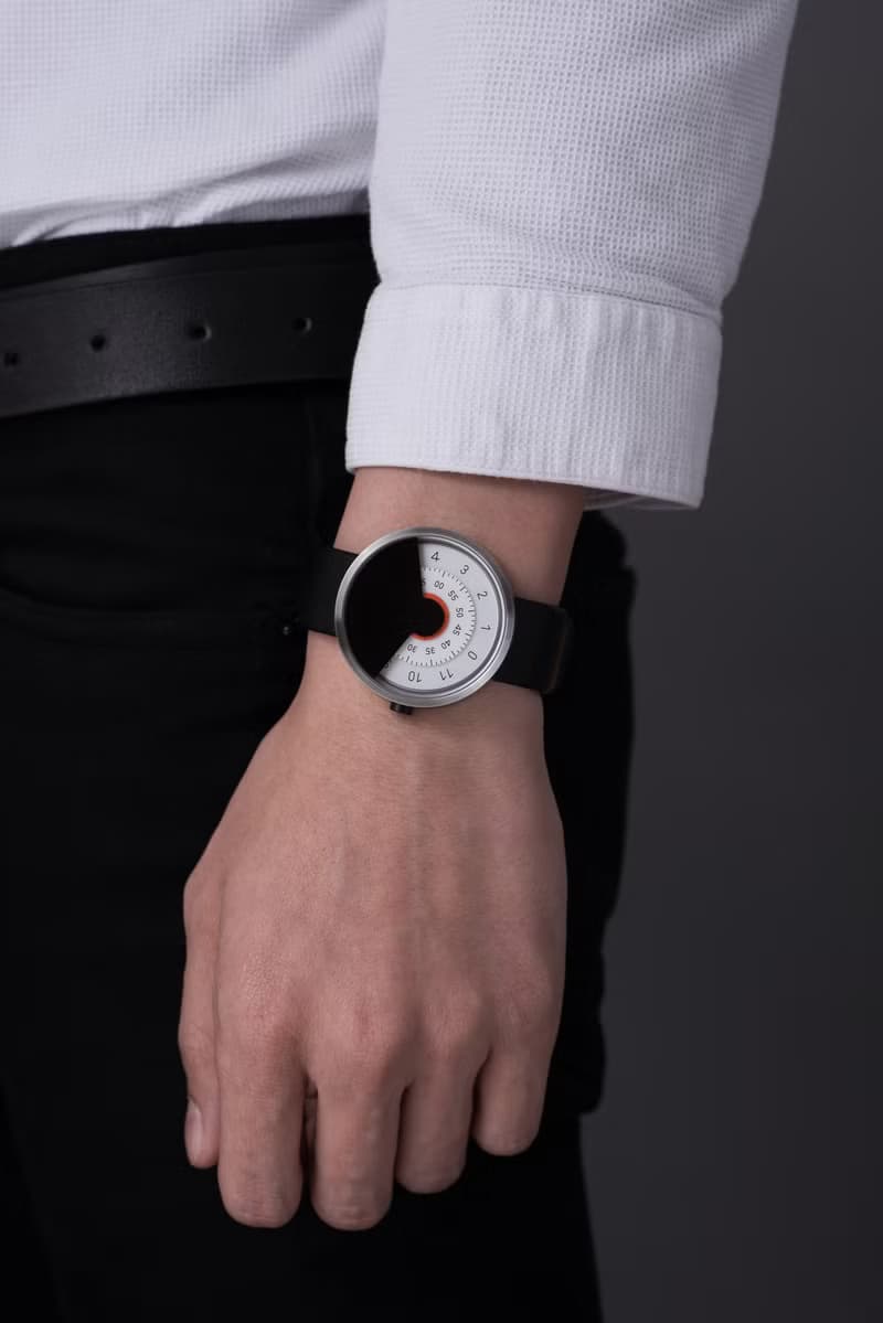 ANICORN Series 000 簡約轉盤機械手錶－純鋼+白色