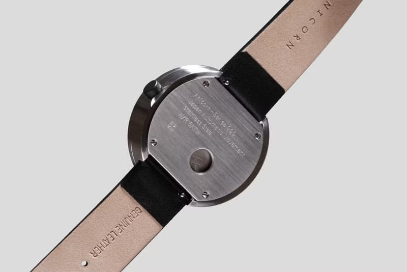 ANICORN Series 000 簡約轉盤機械手錶－純鋼+白色