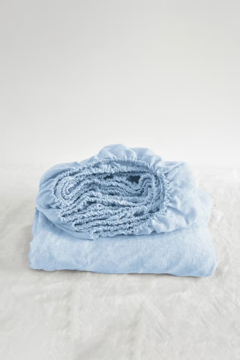 Sky blue linen fitted sheet / Softened linen bed sheet / Deep pocket