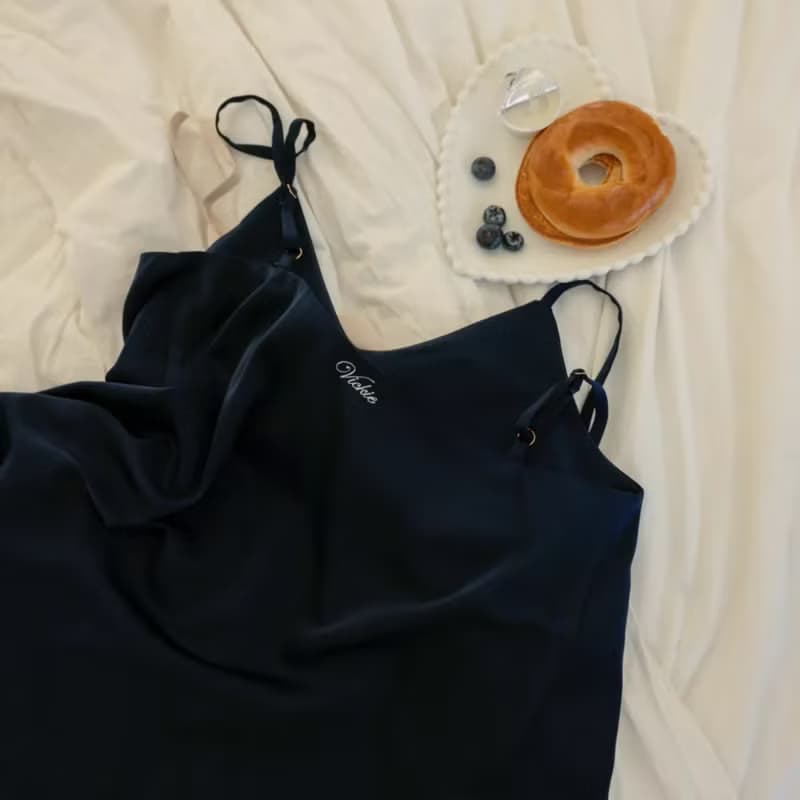 設計款柔霧光感細肩帶洋裝-河畔藍 (有胸墊、調節環)