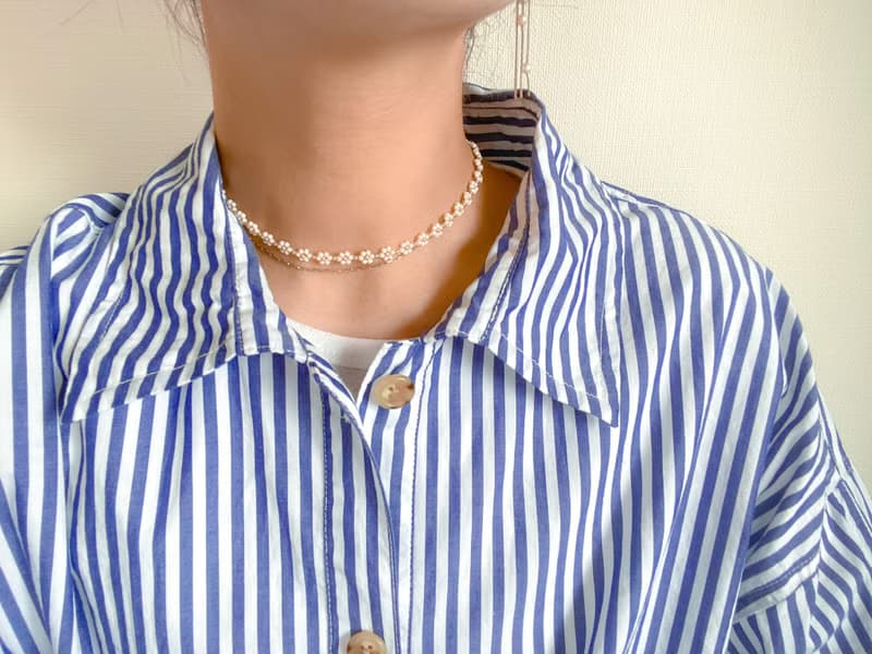 マグネット着脱　ビーズネックレス  　white silver　　チョーカー　フラワーネックレス