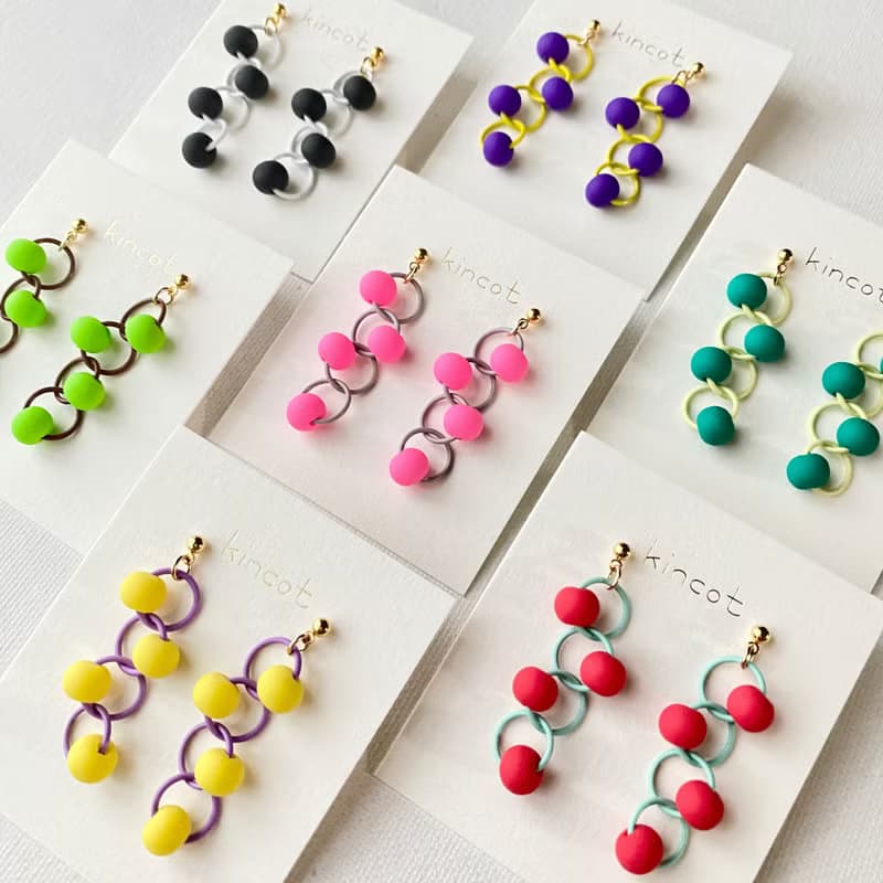 すずなりピアス・イヤリング【ディープグリーン】