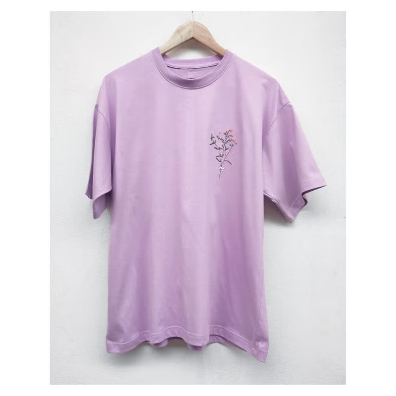 Embroidered T-shirt with a floral bouquet motif