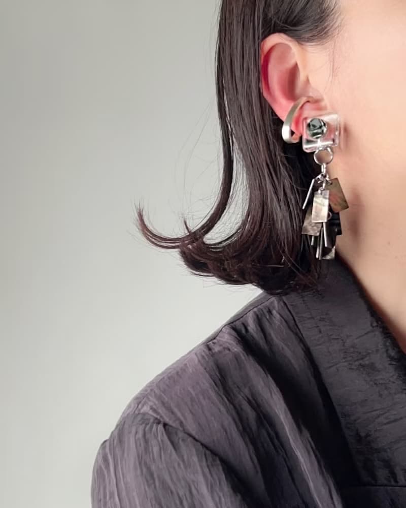 Bugs eye 2way earrings/ Interchangeable / macro view-black shell 醫療鋼耳環 夾式耳環 耳夾