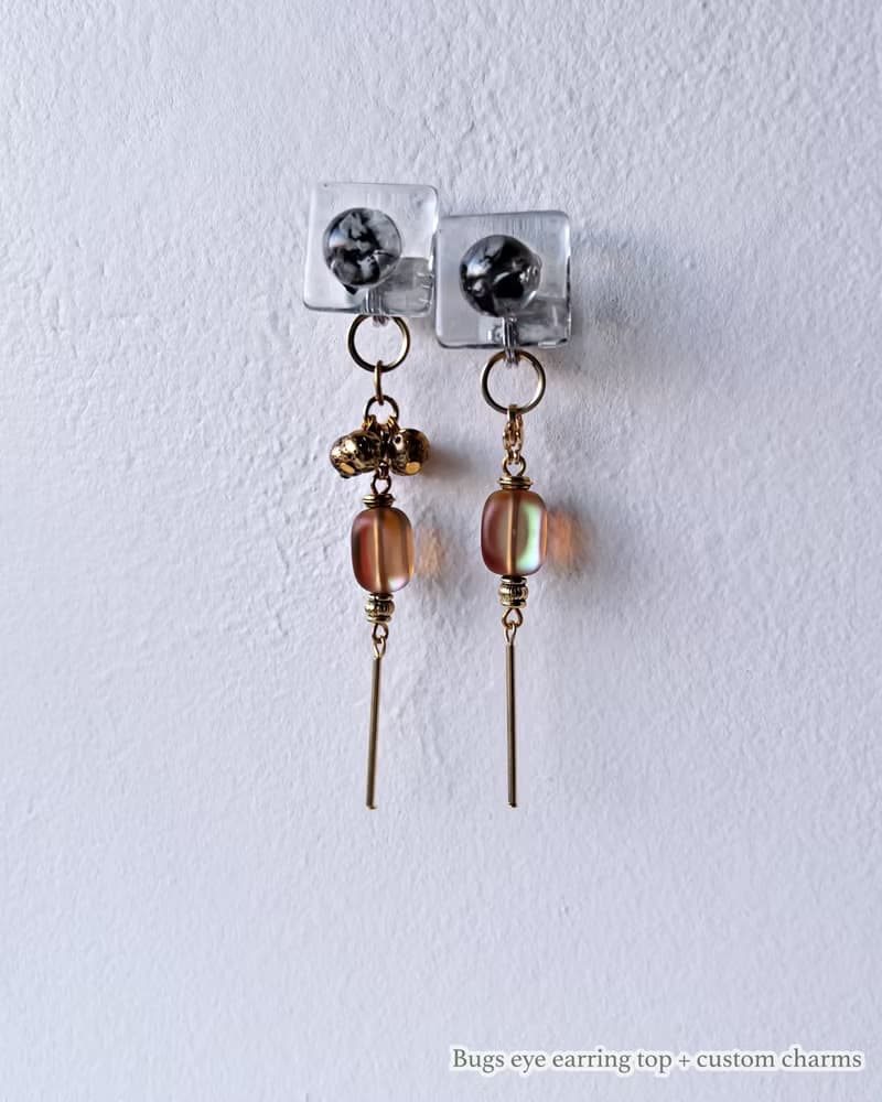 Bugs eye 2way earrings/ Interchangeable / macro view-black shell 醫療鋼耳環 夾式耳環 耳夾