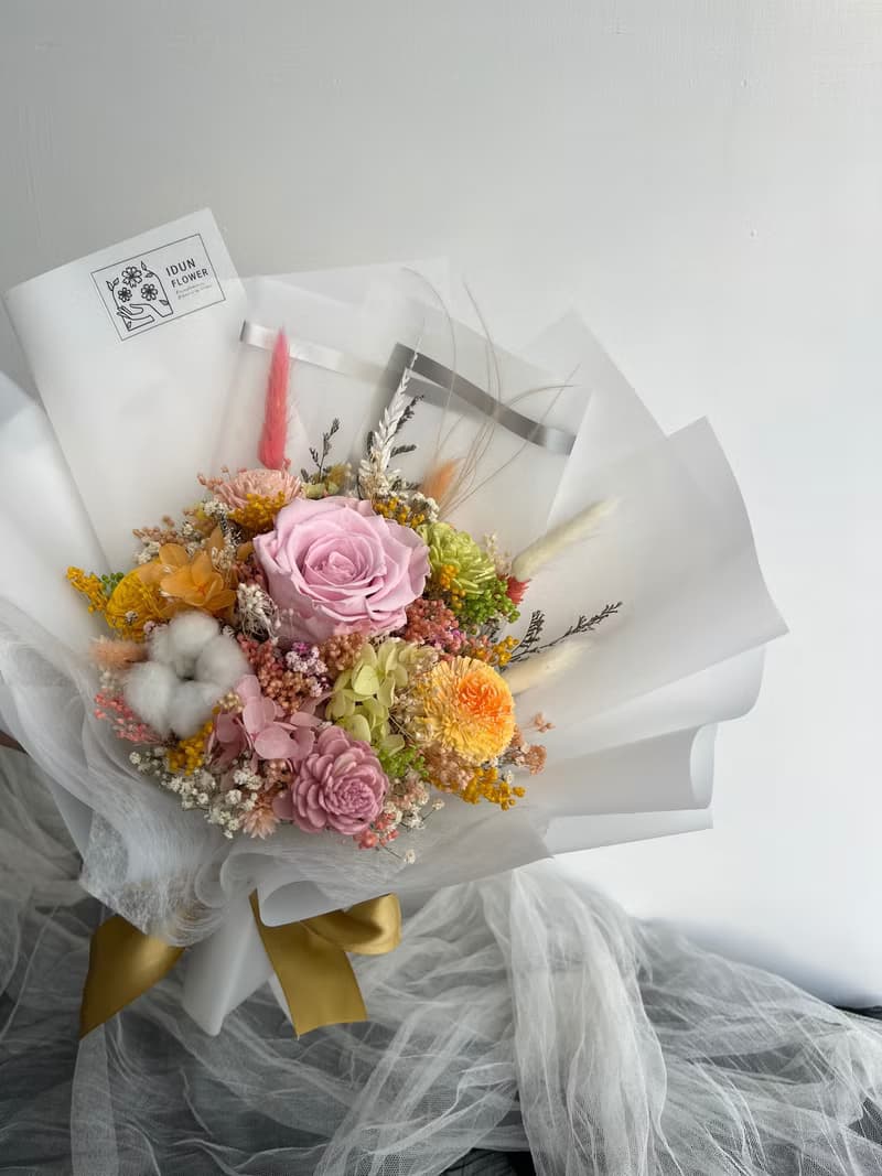伊登花室 粉永生玫瑰搭進口乾燥花束
