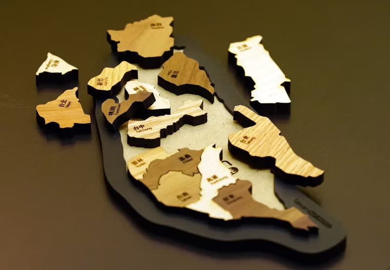 台灣地圖原木拼圖 Taiwan Map Puzzle