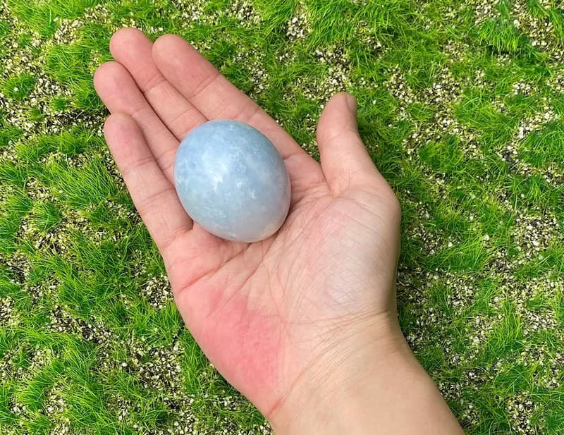 天然天青石橢形藍水晶擺件-辦公室 居家 療癒擺件