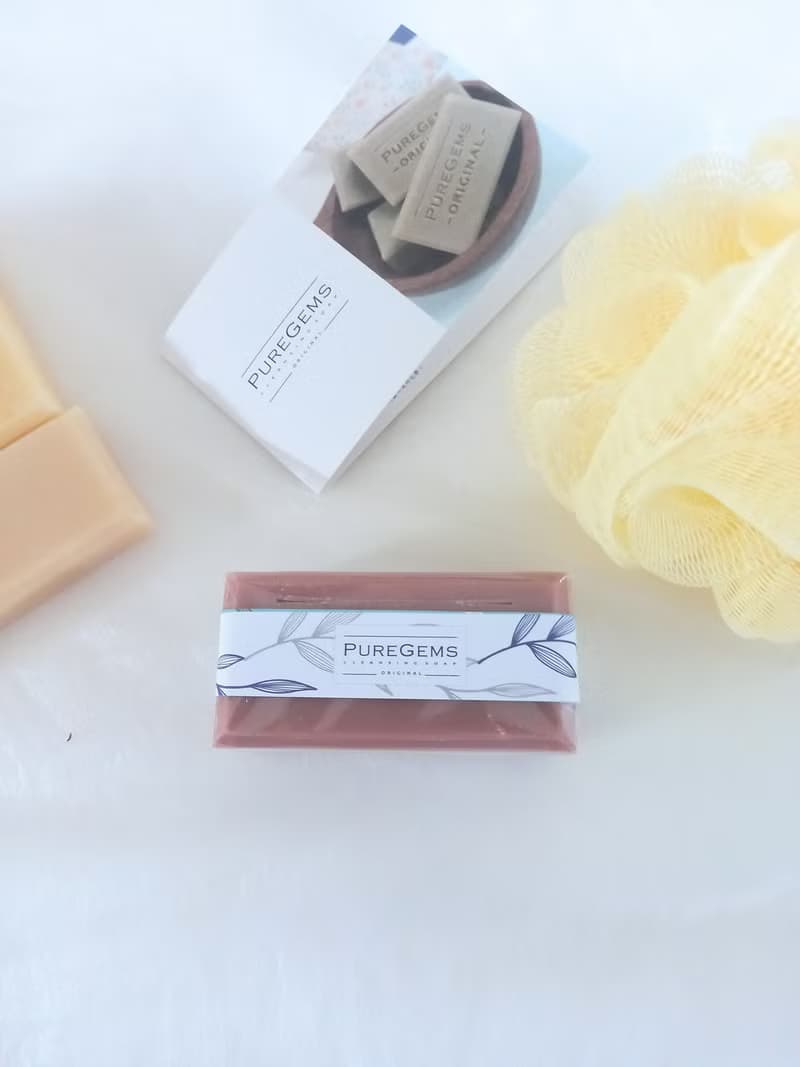 PUREGEMS。紅礦泥 玫瑰天竺葵精油 手工小皂