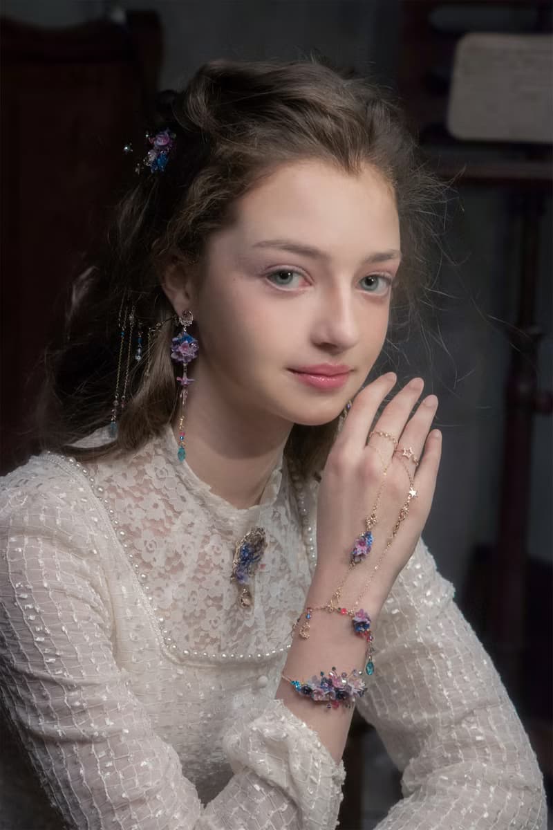 Valeria 婓夜 : 星橋小花束雙層十字手鍊