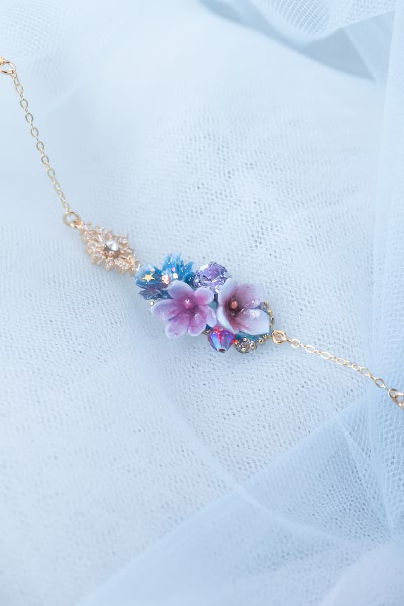 Valeria 婓夜 : 星橋小花束雙層十字手鍊