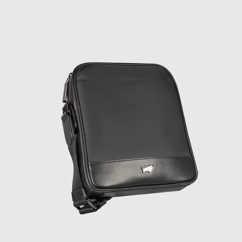 【滿3999送鑰匙圈】湯姆 直式斜背包-黑色/BF542-17-BK