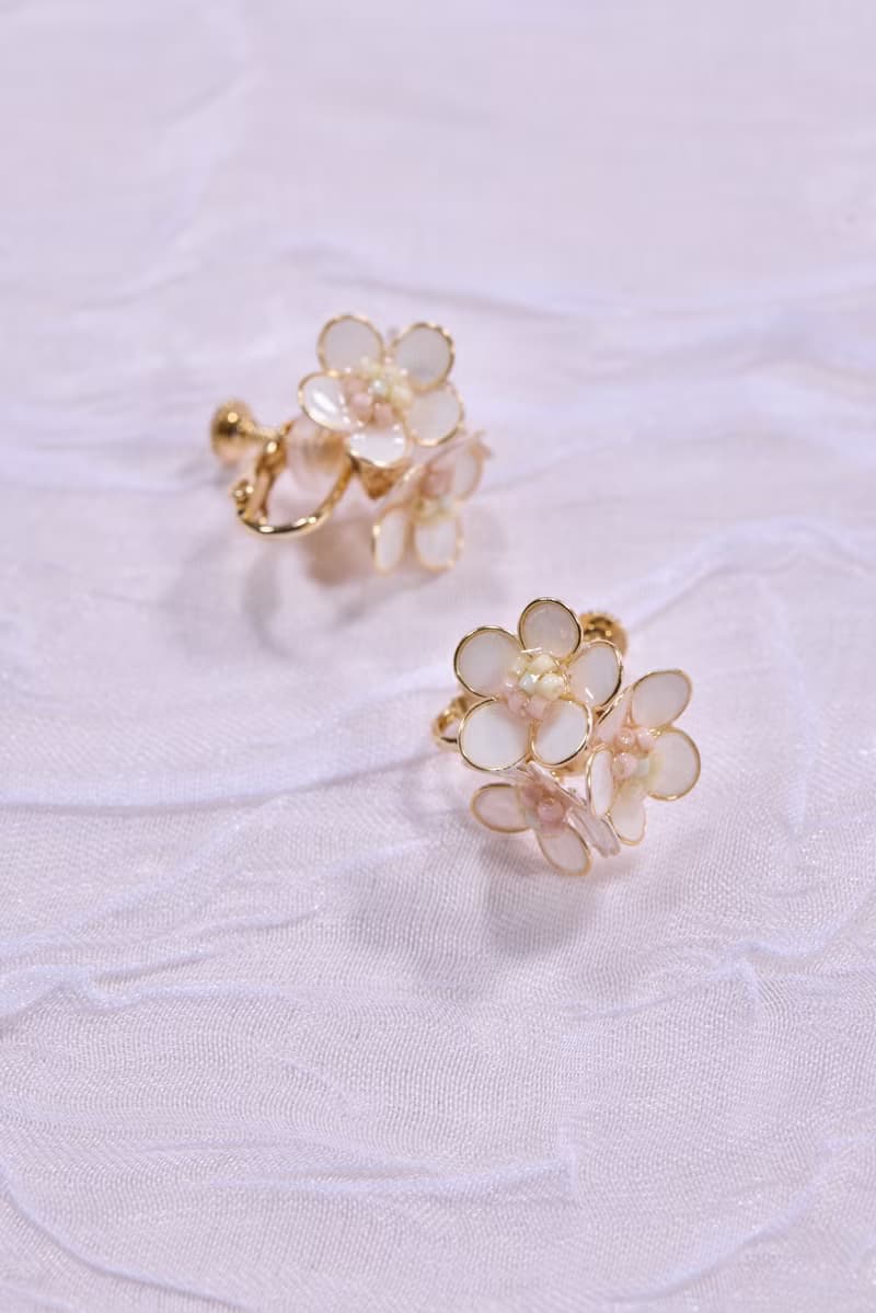 草莓小白花 垂墜式耳環 耳夾 耳針 貼耳式耳環