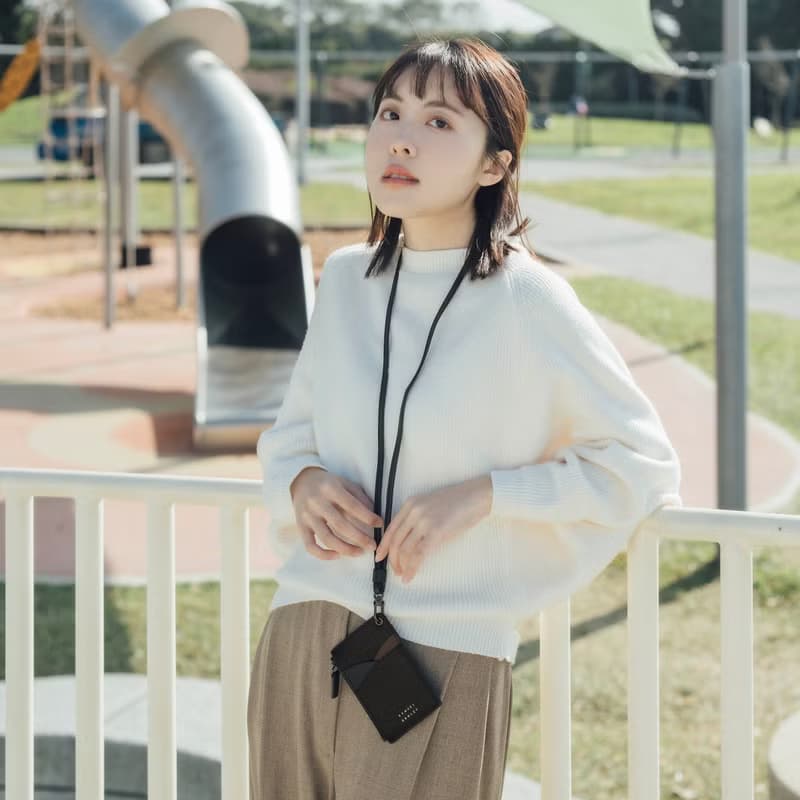 【男生禮物】Robyn 意大利皮革ID掛頸證件套 - 啞黑色 可加購印名