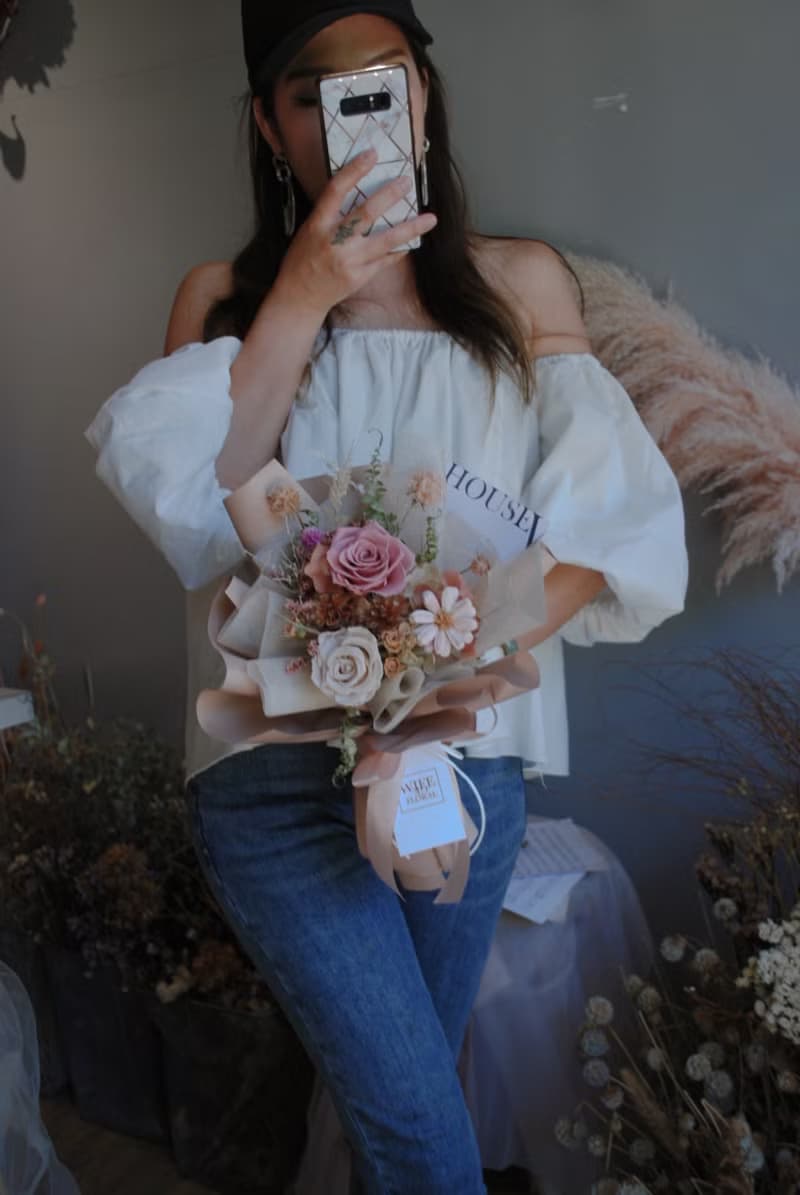 草莓奶昔永生花束