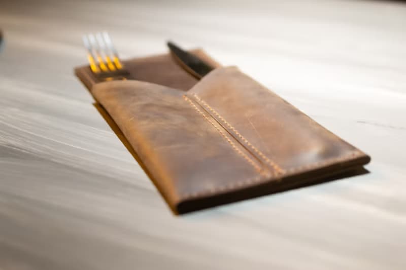 手工製作的竹製餐具皮革餐具架 環保可重複使用